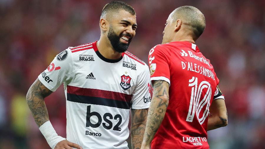 Gabigol e D"Alessandro, durante partida entre Internacional e Flamengo - Pedro H. Tesch/AGIF