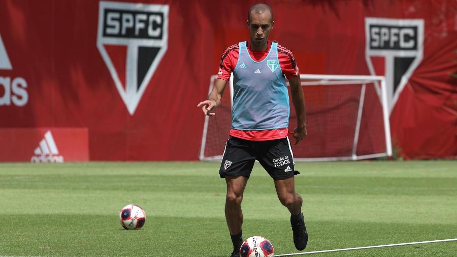 Miranda está de volta ao São Paulo e já participou de treino nesta quarta - Divulgação/SPFC