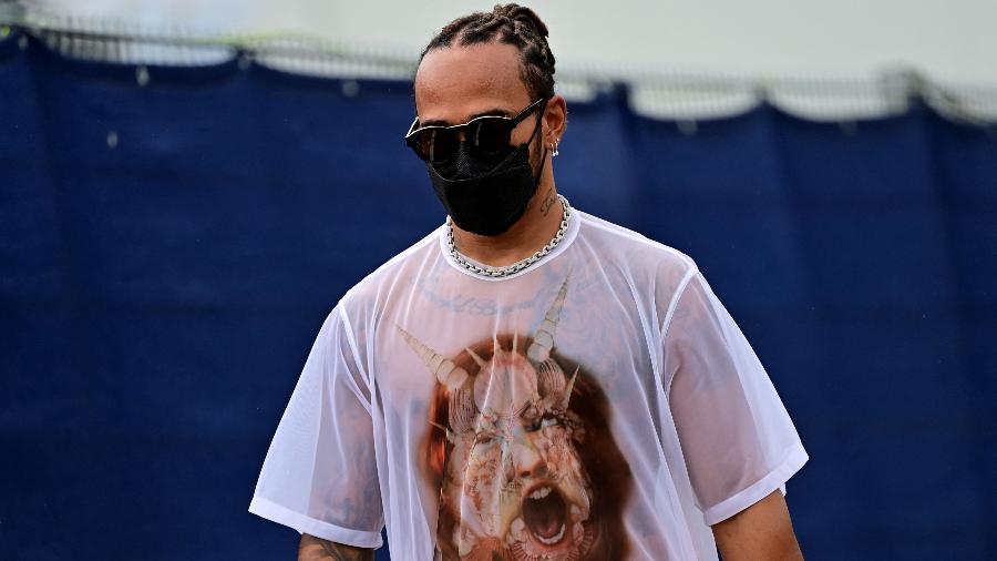 Lewis Hamilton é uma figura conhecida pelo engajamento contra o racismo no esporte - Andrej Isakovic/AFP