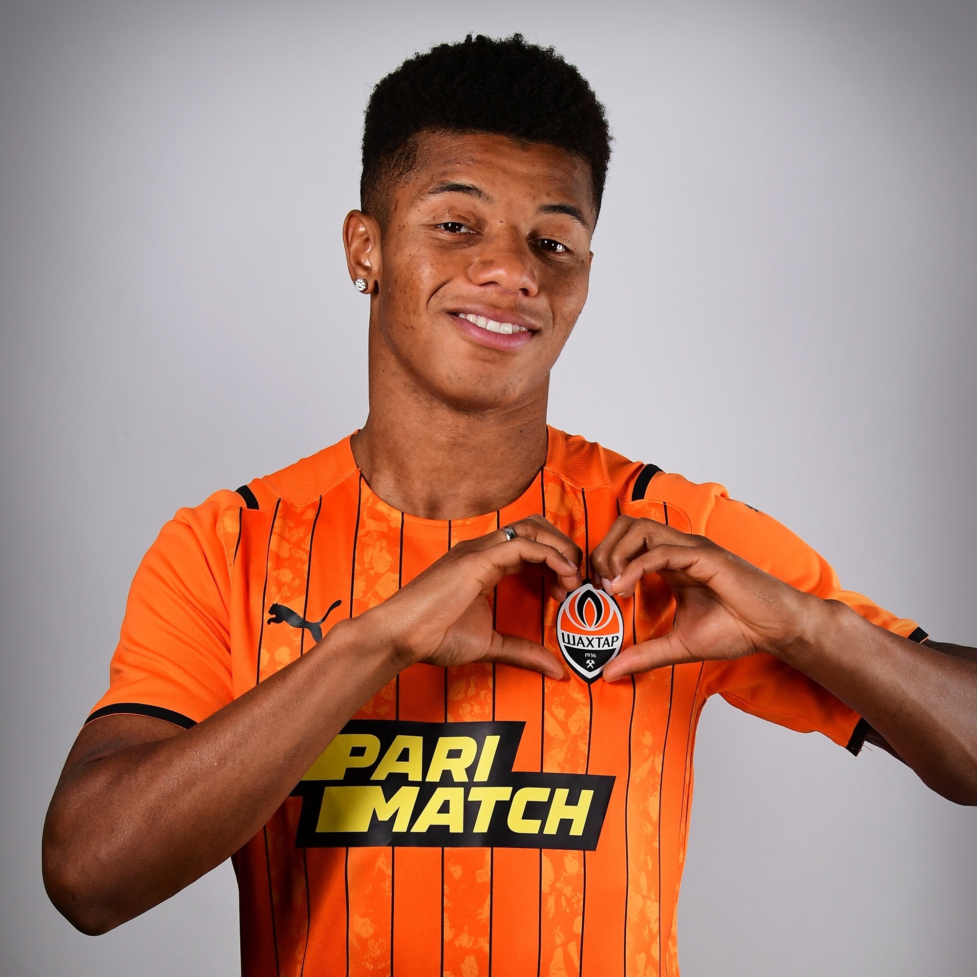David Neres vai assinar contrato por cinco temporadas com o Benfica