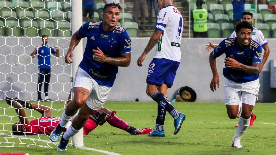 Edu marcou o terceiro gol do Cruzeiro contra a URT, no Campeonato Mineiro 2022 - DUDU MACEDO/ESTADÃO CONTEÚDO