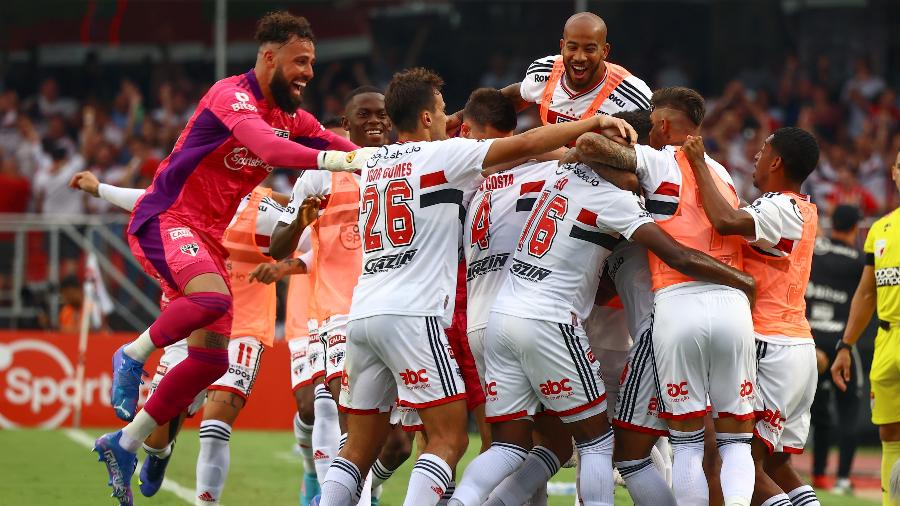 FINALISTA! Frenético, São Paulo bate Corinthians e pega Palmeiras na decisão do Paulista