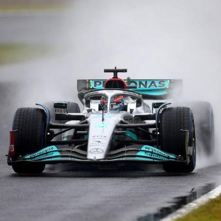 George Russell, da Mercedes, no 1º dia de treinos livres do GP do Japão de F1 - Clive Rose/Getty