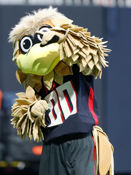 Freddie Falcon, mascote do Atlanta Falcons. - Icon Sportswire/Icon Sportswire via Getty Images