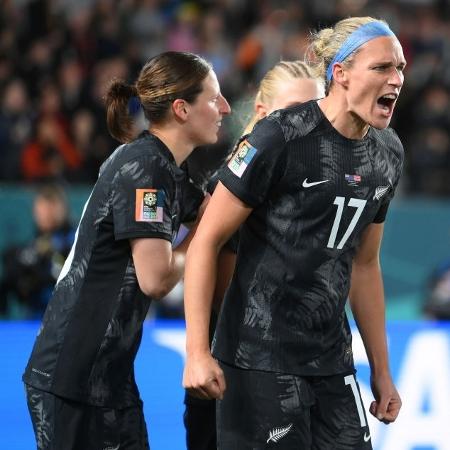 Wilkinson, da Nova Zelândia, comemora gol contra a Noruega pela Copa do Mundo feminina