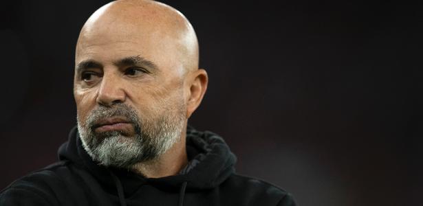 O técnico Jorge Sampaoli, do Flamengo, no jogo contra o Olimpia