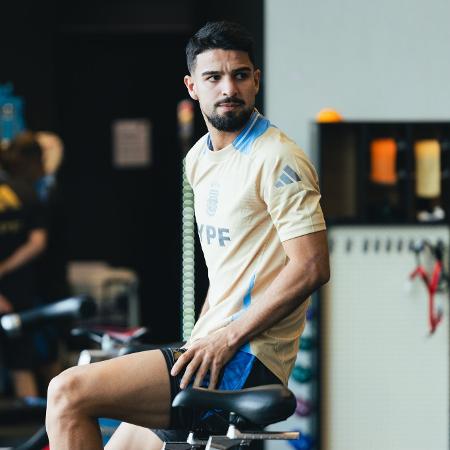 Flaco López, durante treinamento da seleção argentina Flaco López, durante treinamento da seleção argentina