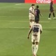 Messi d&aacute; tapa na cara de rival durante jogo nos Estados Unidos; assista