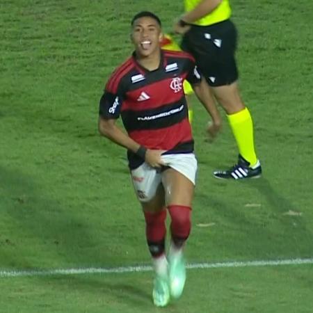 Joshua, do Flamengo, fez gesto obsceno após se classificar contra Vasco na Copa do Brasil sub-20