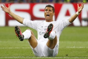 Cristiano Ronaldo reclama de falta na final da Liga dos Campeões - Reuters / Kai Pfaffenbach - Reuters / Kai Pfaffenbach
