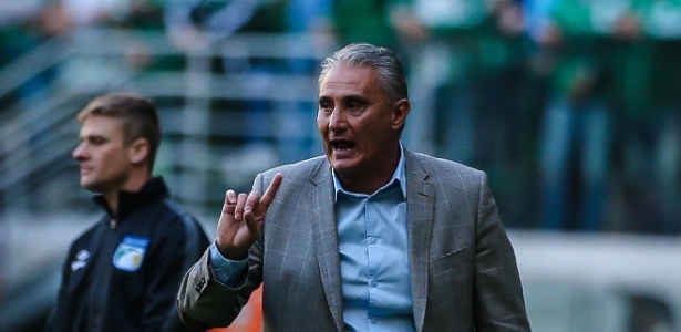 Tite orienta o Corinthians na partida contra o Palmeiras, válida pelo Campeonato Brasileiro - Julia Chequer/Folhapress - Julia Chequer/Folhapress
