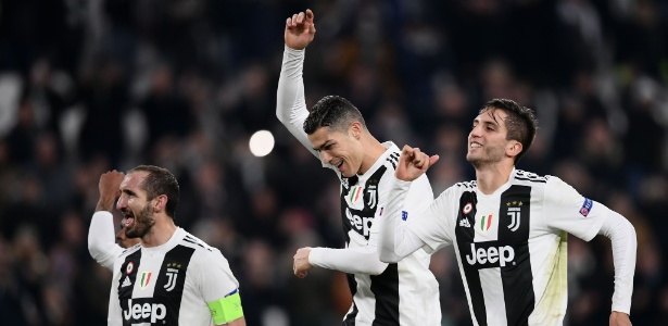 Chiellini, Cristiano Ronaldo e Bentancur marcaram na vitória da Juve - MARCO BERTORELLO/AFP