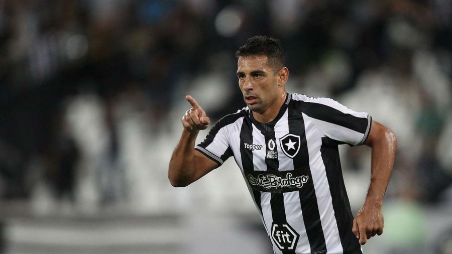 Diego Souza em ação pelo Botafogo - Vítor Silva/Botafogo