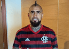 Vidal ganha camisa do Flamengo, veste e diz: "Nos vemos no Rio" - Reprodução/Instagram