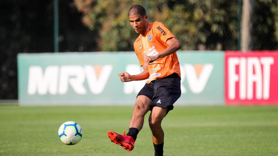 Leonardo Silva, zagueiro do Atlético-MG, deve atuar entre os titulares contra o Bahia - Bruno Cantini/Divulgação/Atlético-MG