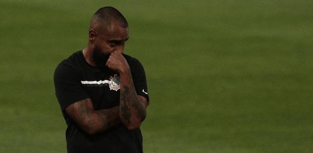 Tite e Levir auxiliam ex-Corinthians a identificar dificuldades com jogadores