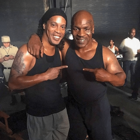 Ronaldinho Gaúcho e Myke Tyson durante as gravações de "Kickboxer: a Retaliação" - Reprodução/Instagram