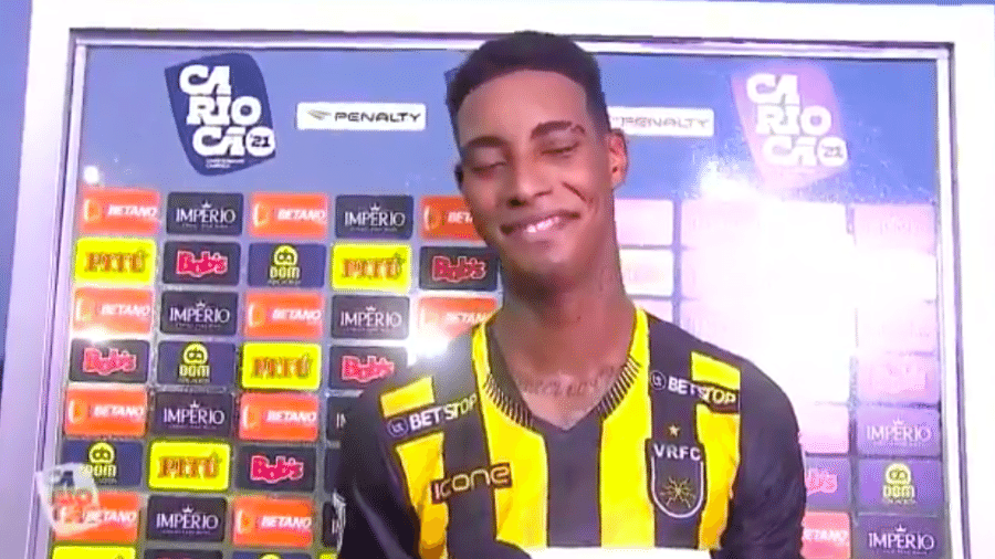 Alef Manga, jogador do Volta Redonda, em entrevista após partida do Campeonato Carioca - Transmissão/Cariocão 