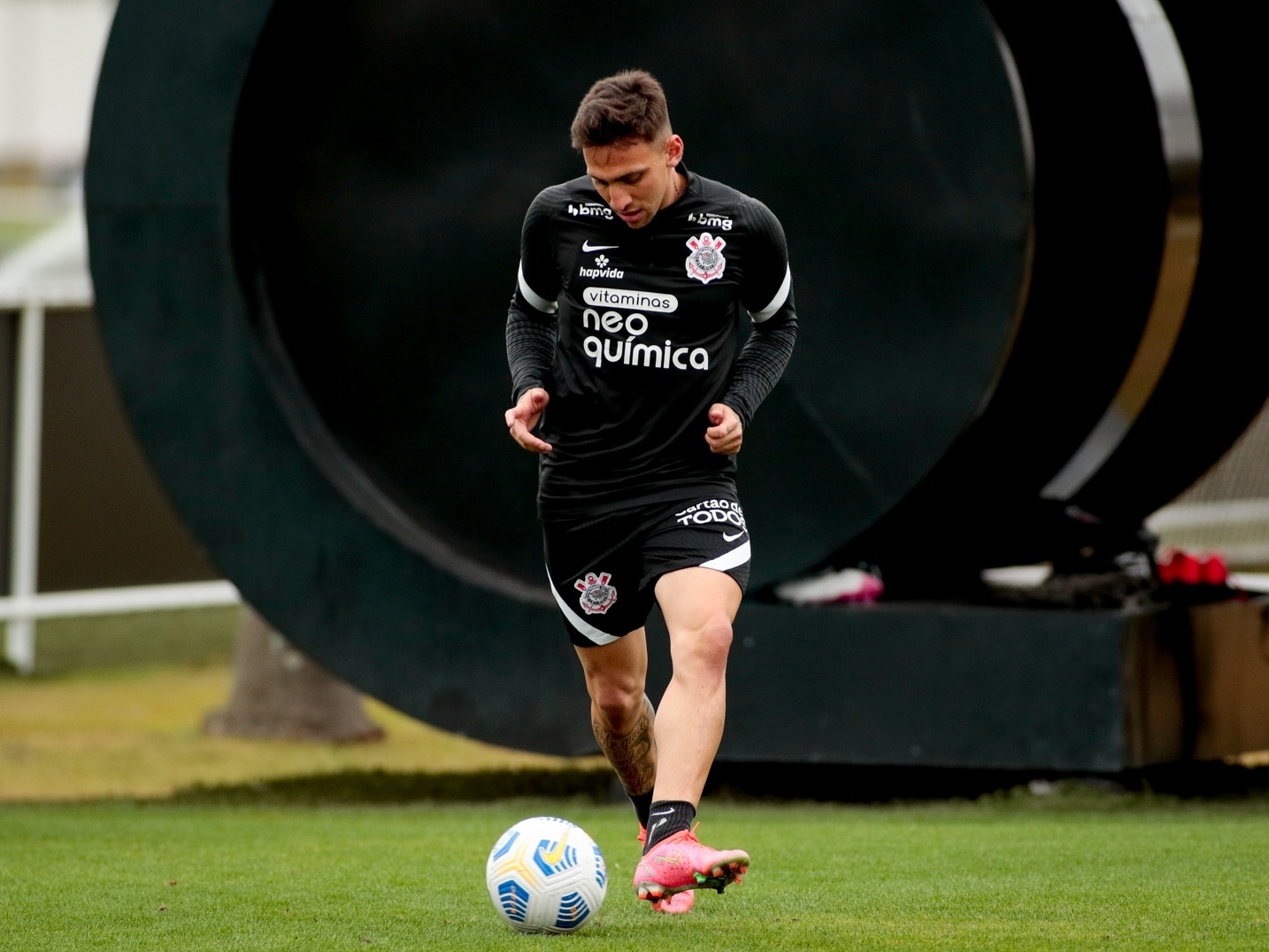 Com chegadas de Willian e Róger Guedes, Adson e Mosquito devem perder espaço no Corinthians 