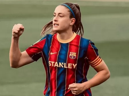 Alexia Putellas leva Bola de Ouro de melhor jogadora do mundo