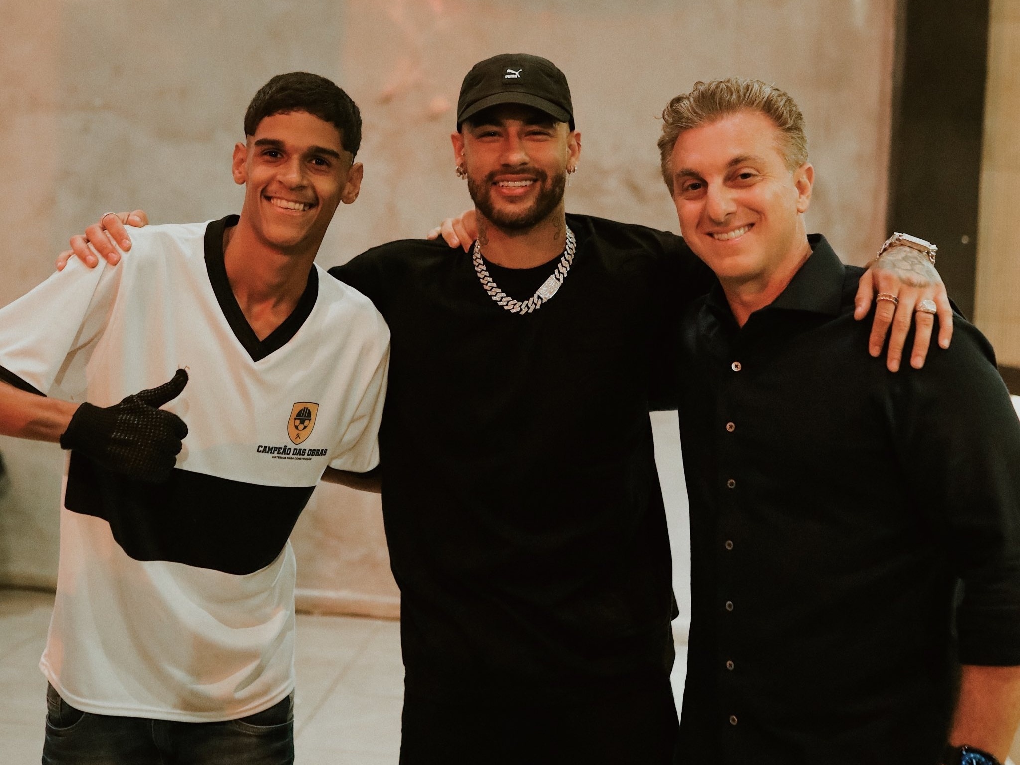 Neymar diz ter ficado encantado com o Luva de Pedreiro: 'Me vi nele' -  26/03/2022 - UOL Esporte