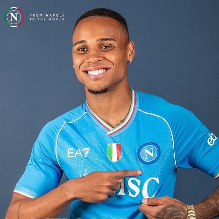 Natan, ex-Bragantino, assinou com o Napoli Natan, ex-Bragantino, assinou com o Napoli