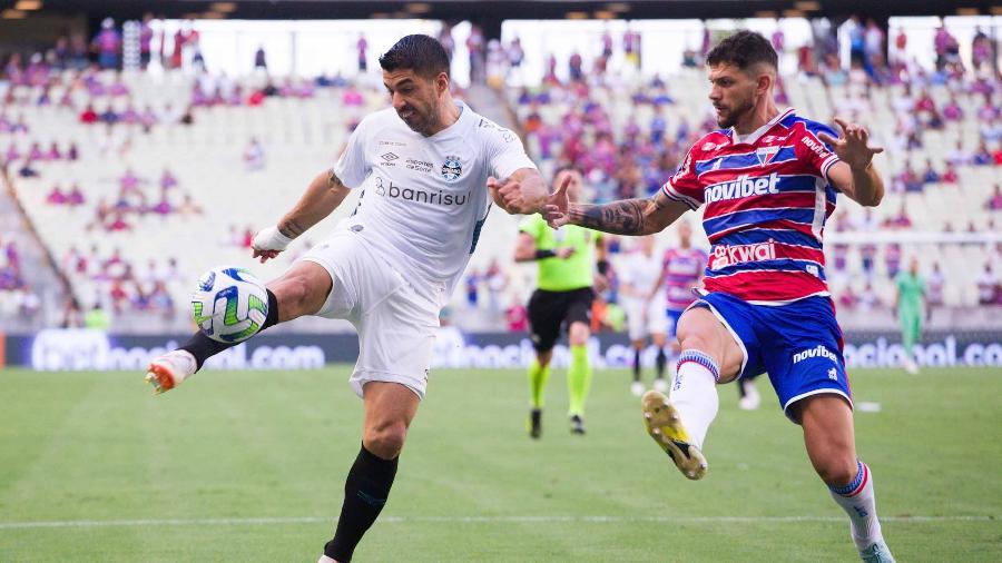 Suárez em ação durante Fortaleza x Grêmio, jogo do Campeonato Brasileiro