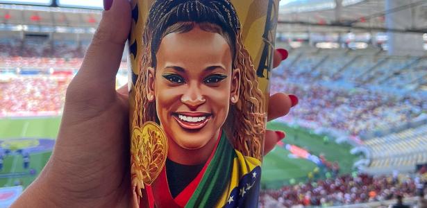 Flamengo e Torcida Prestam Homenagens a Rebeca Andrade pelas Medalhas Olímpicas