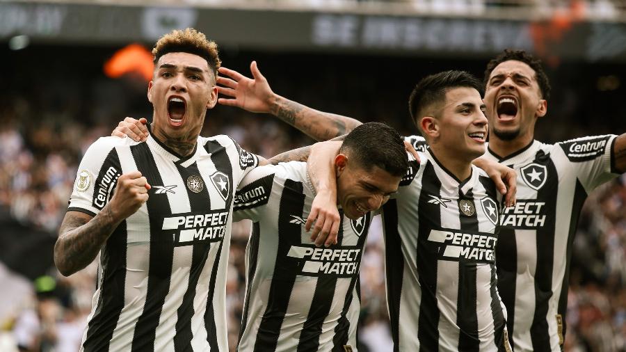 Botafogo vence o São Paulo e conquista o Brasileirão após 29 anos