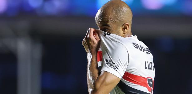 São Paulo: Lucas admite salário atrasado, mas nega relação com tropeço