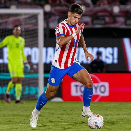 Bobadilla, do São Paulo, em ação pelo Paraguai contra o Chile, pelas Eliminatórias Sul-Americanas - Eduardo Velazquez/Getty