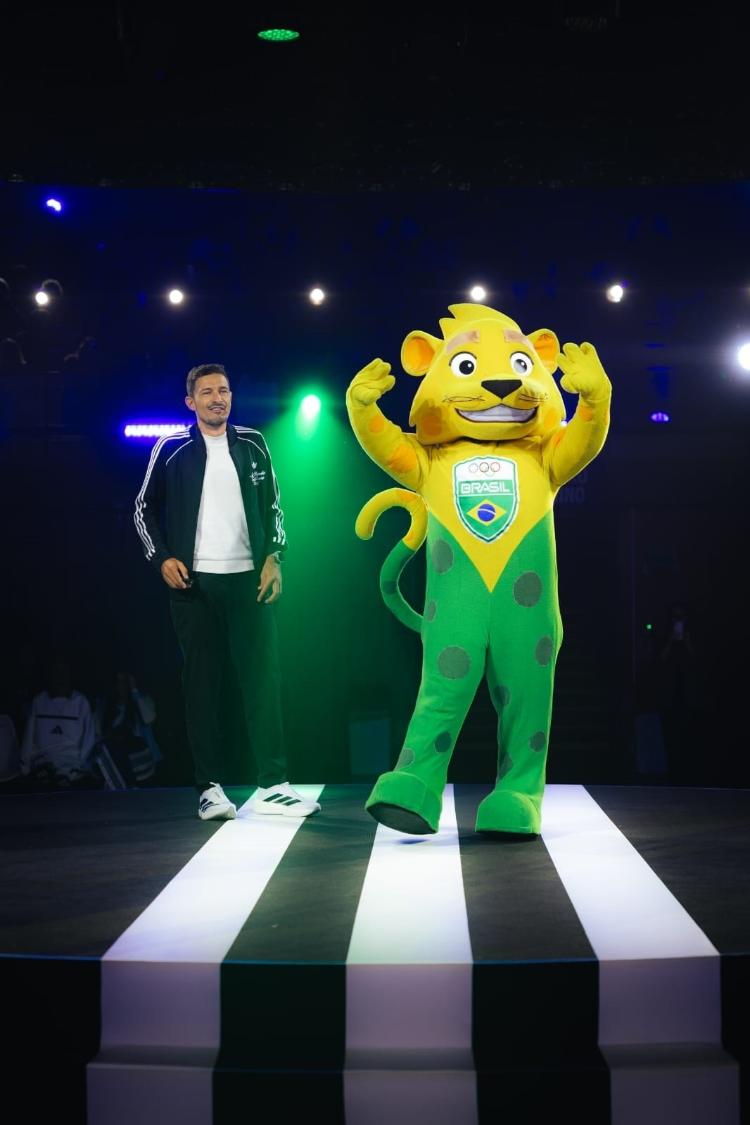Ginga durante o anúncio da parceria entre COB e Adidas Ginga durante o anúncio da parceria entre COB e Adidas