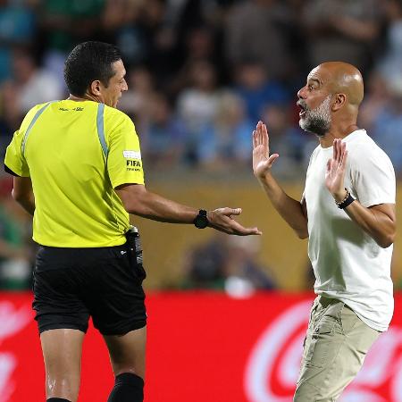 Veja momento de fúria de Guardiola em queda do City no Mundial