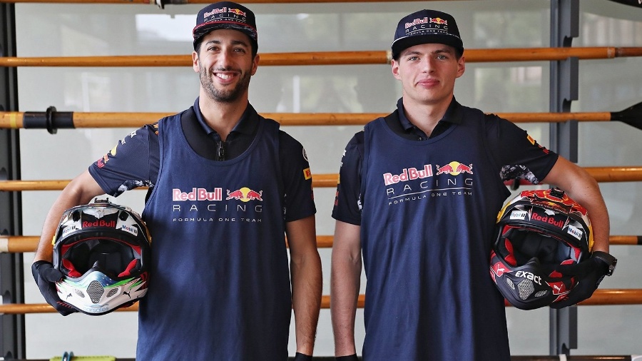 Daniel Ricciardo e Max Verstappen em evento antes do GP da Austrália - Mark Thompson/Getty Images