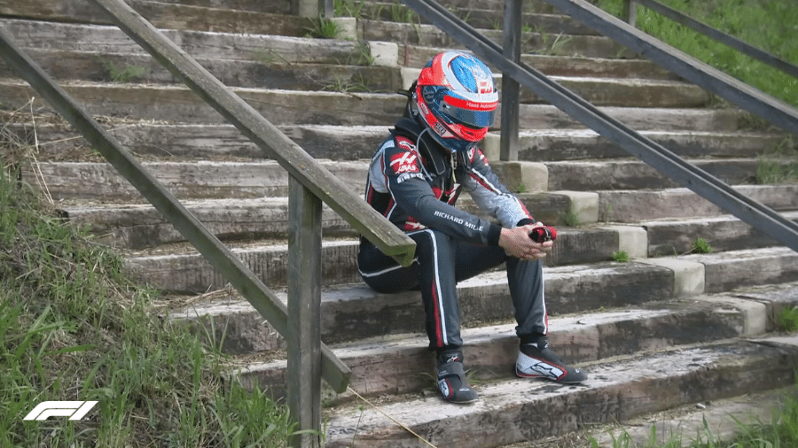 Romain grosjean após abandonar o GP da Espanha - Reprodução/F-1