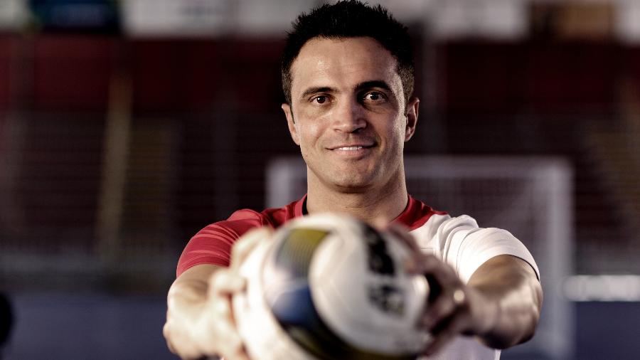 Manoel Tobias afirma que é o 'maior de todos os tempos' no futsal e coloca  Falcão em 2º