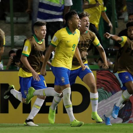 Kaio Jorge, do Brasil, comemora gol de pênalti na final do Mundial sub-17 - REUTERS/Ueslei Marcelino