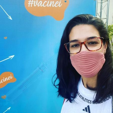 Renata Silveira é vacinada contra a covid-19 - Reprodução/Instagram