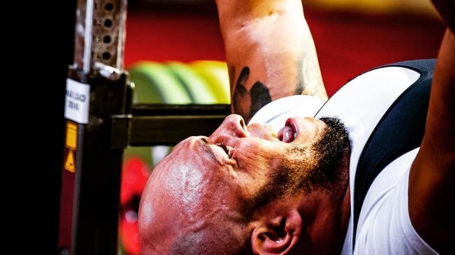 Ailton de Souza, atleta do halterofilismo, ficou em sétimo nas Paralimpíadas 2020 - Reprodução/Instagram