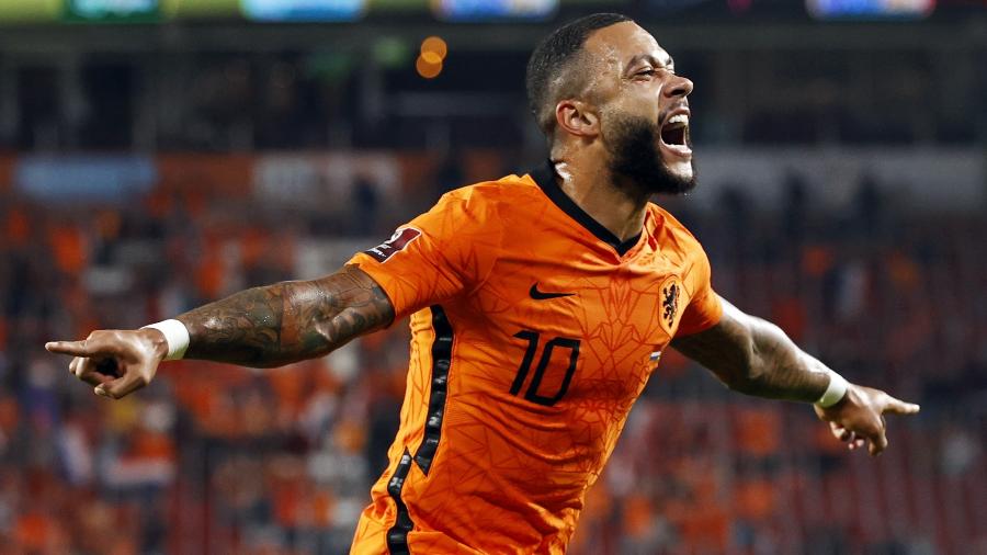 Memphis Depay comemora gol da Holanda contra Montenegro, pelas Eliminatórias da Copa do Mundo de 2022 - ANP Sport via Getty Images