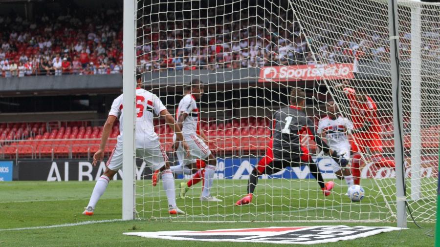 Matheus Dias anota gol do Internacional sobre o São Paulo na final do Brasileirão Sub-20 de 2021 - Jota Finkler/SC Internacional