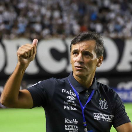 Santos: Fabián Bustos Entra Com Ação Na Fifa Contra O Clube