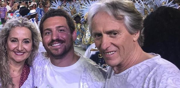 Jorge Jesus esteve com a familia no desfile das escolas de samba do Rio de Janeiro