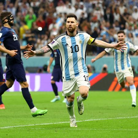Messi comemora gol marcado de pênalti na partida entre Argentina e Croácia - Carl Recine/Reuters