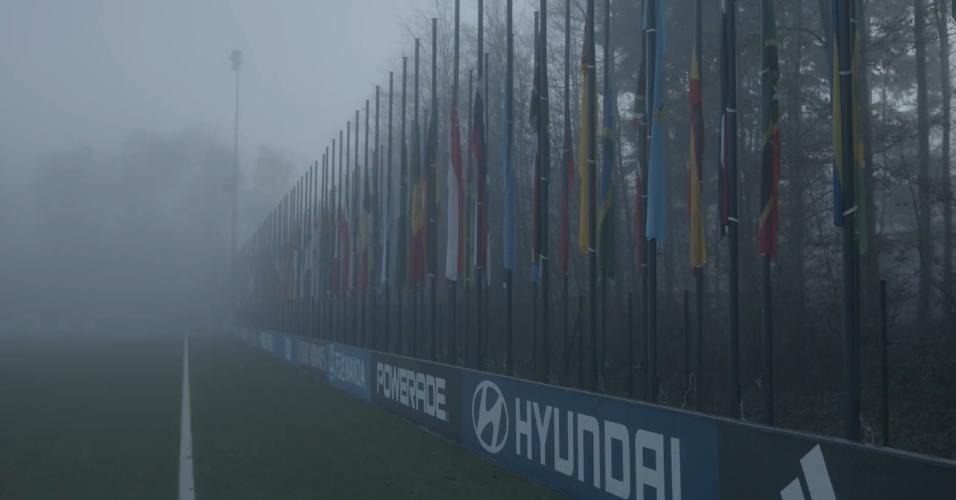 Fifa colocou todas as bandeiras de sua sede em Zurique a meio mastro após a morte de Pelé