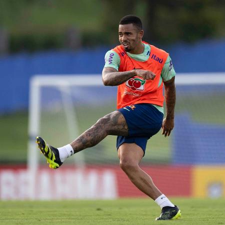 Gabriel Jesus durante treino da seleção brasileira na Granja Comary