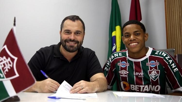 Matheus Reis, quando renovou contrato com o Fluminense até 2028