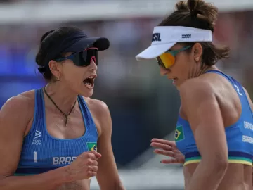 Vôlei de praia: Bárbara e Carol perdem e Brasil tem duas duplas eliminadas