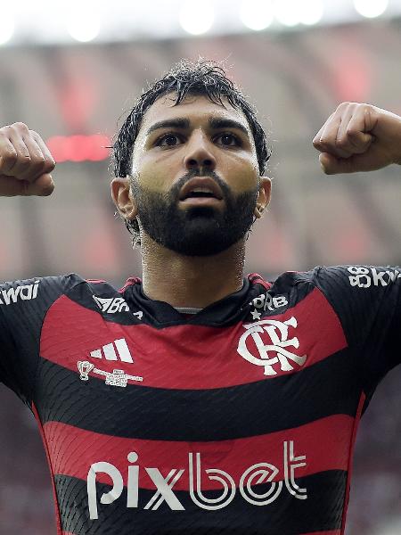 Gabigol celebra gol pelo Flamengo durante partida contra o Atlético-MG, duelo da final da Copa do Brasil