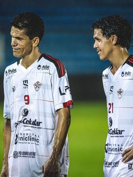 Magno Alves ao lado do seu filho Pedro no Atlético Cearense 